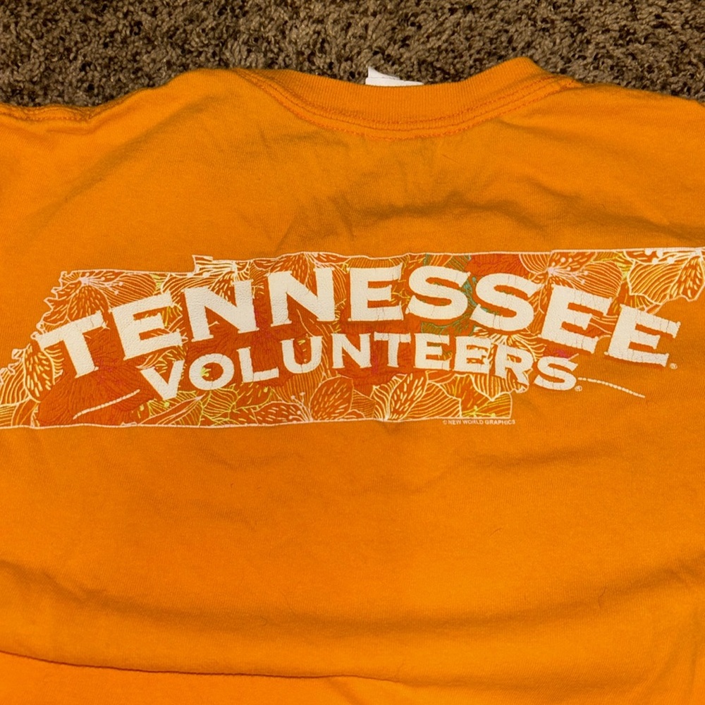 UT vols orange tshirt size medium?